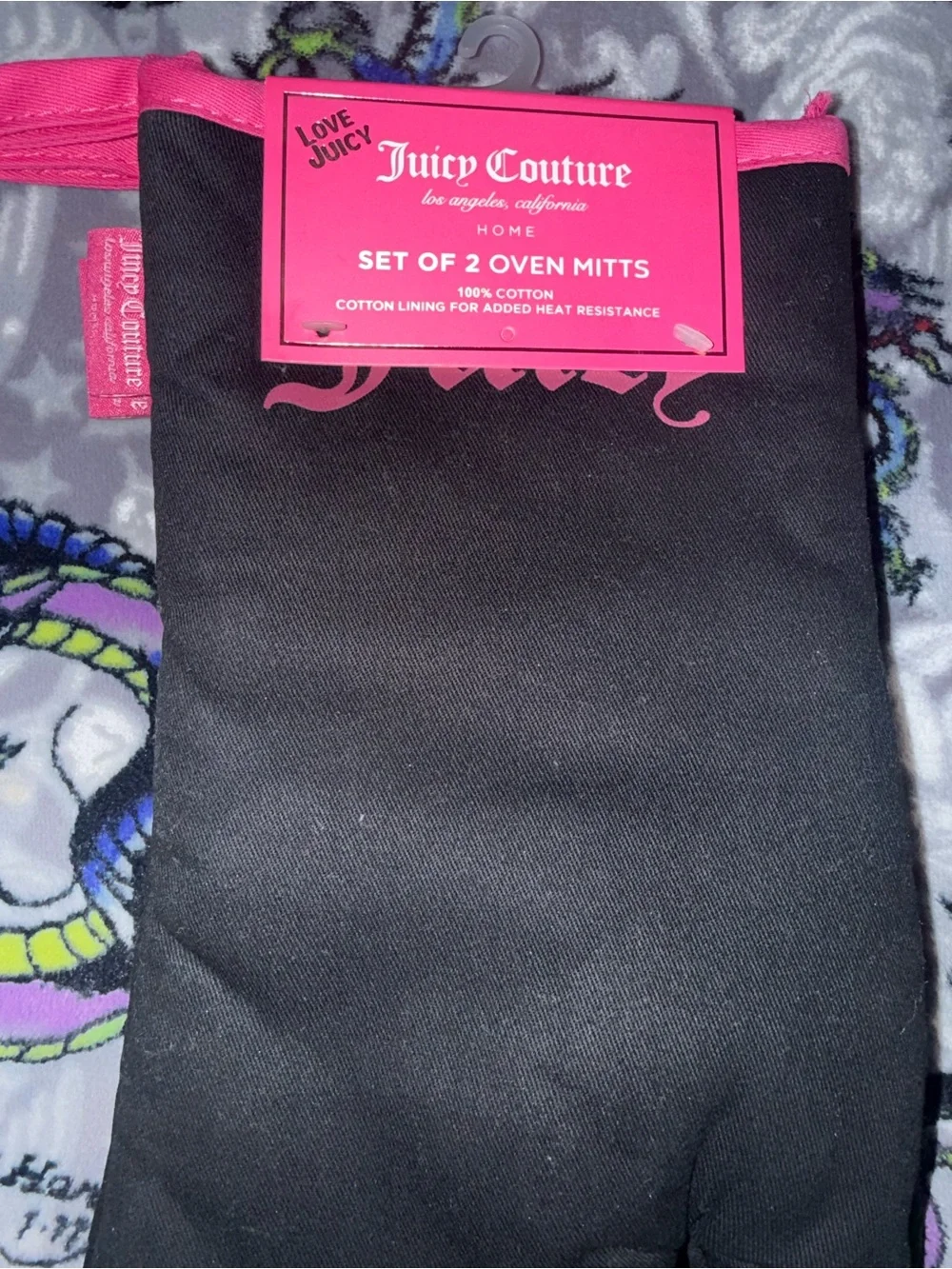 Juicy Couture Home Set of 2 Oven Mitts Black Pink Logo